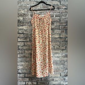 Gorgeous vibrant maxi dress NWOT silky soft feel. Adjustable straps, and front